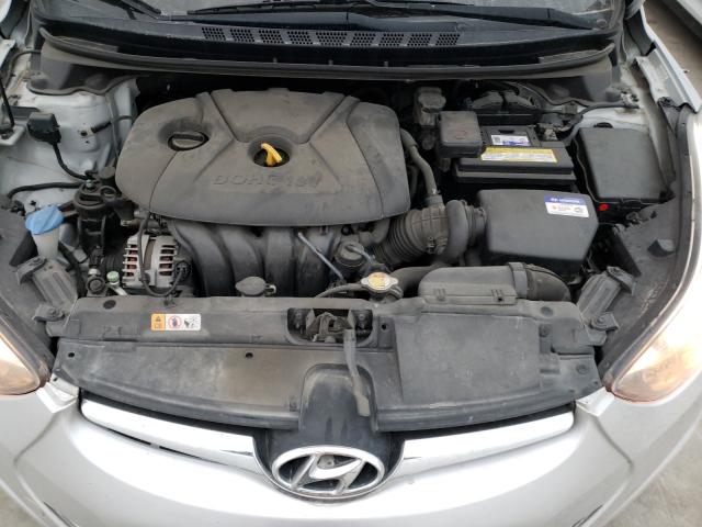 Photo 6 VIN: KMHDH4AE4FU357318 - HYUNDAI ELANTRA SE 