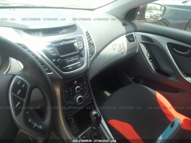 Photo 4 VIN: KMHDH4AE4FU359103 - HYUNDAI ELANTRA 