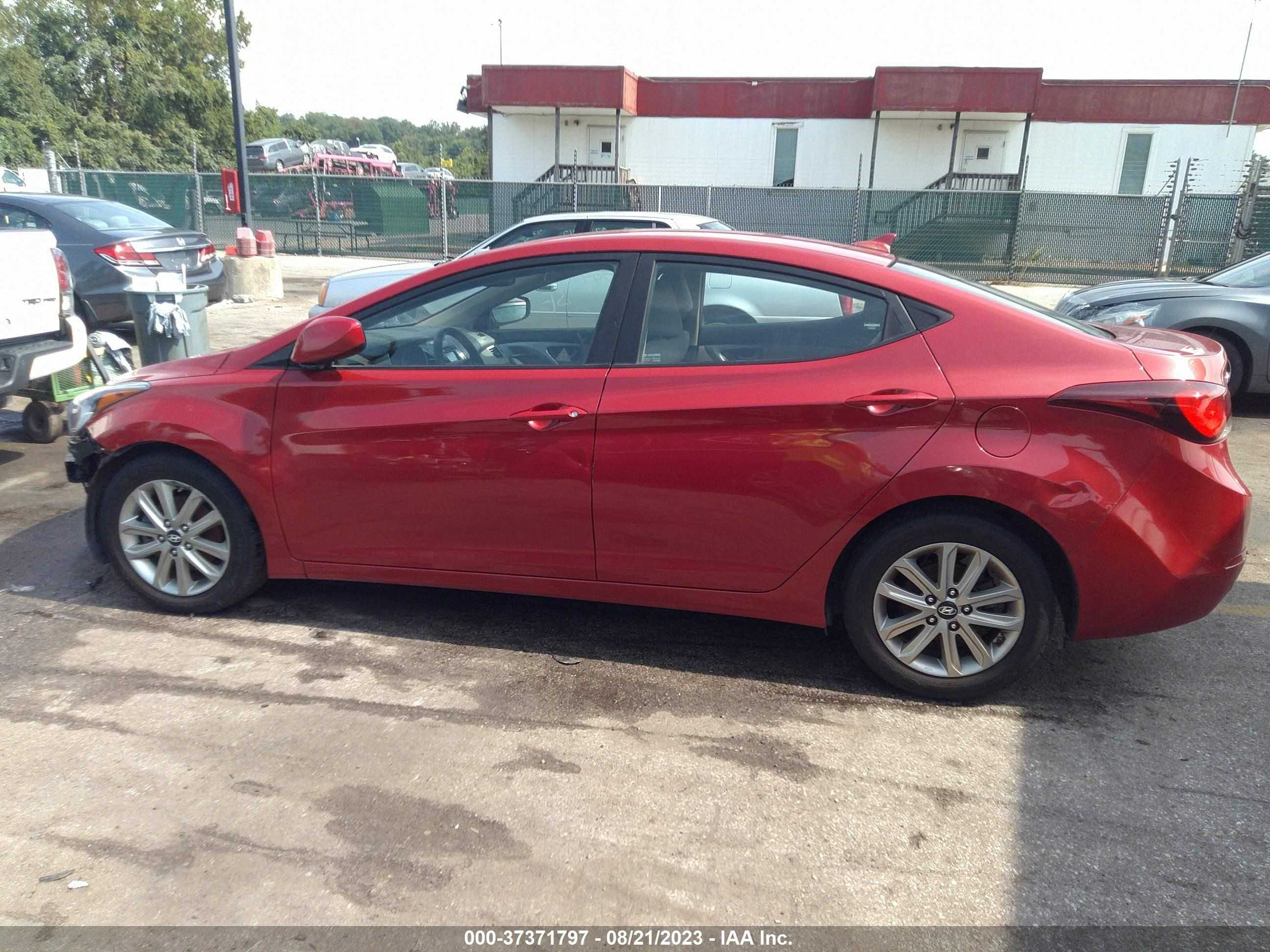 Photo 14 VIN: KMHDH4AE4FU452896 - HYUNDAI ELANTRA 