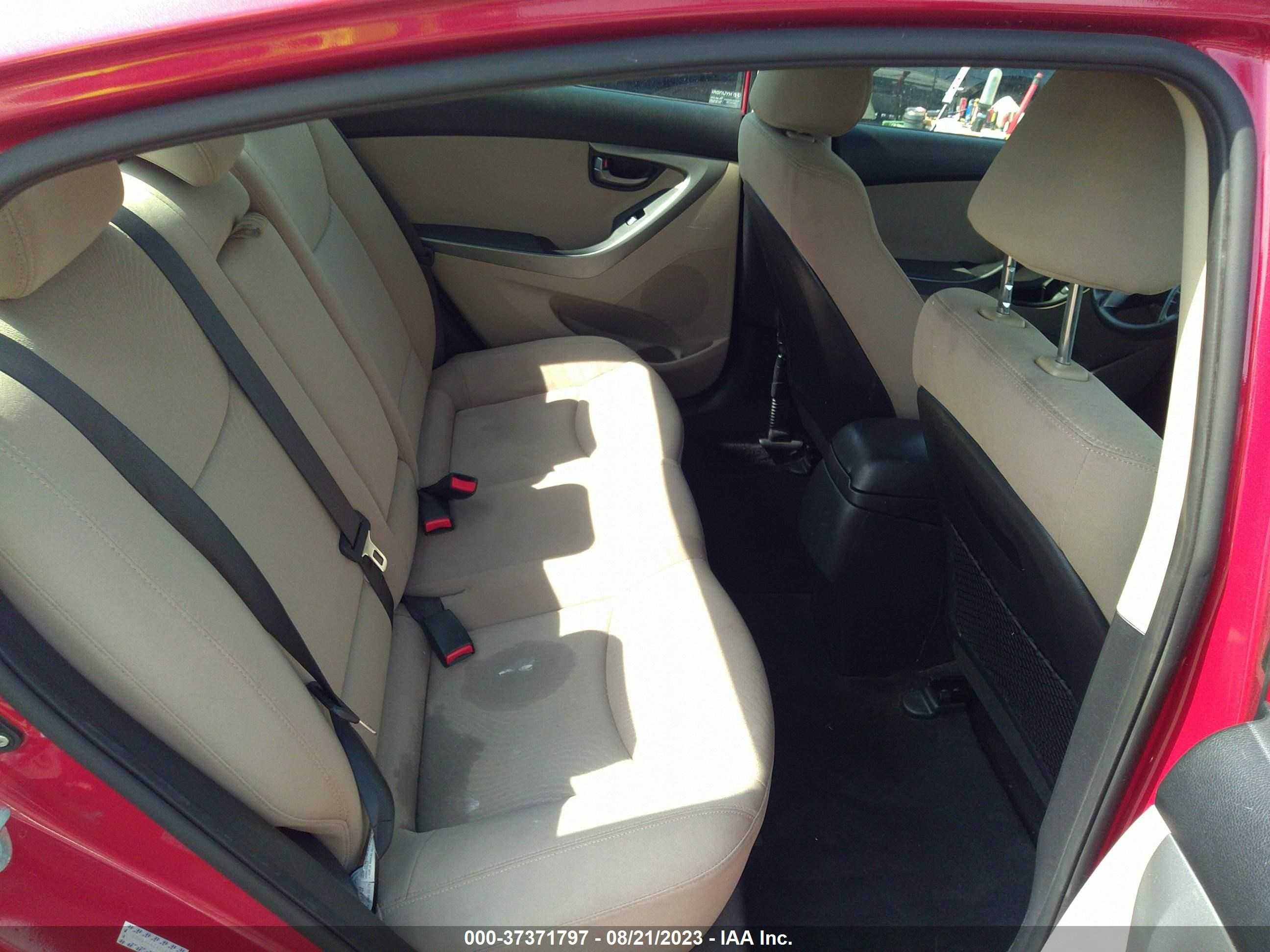 Photo 7 VIN: KMHDH4AE4FU452896 - HYUNDAI ELANTRA 