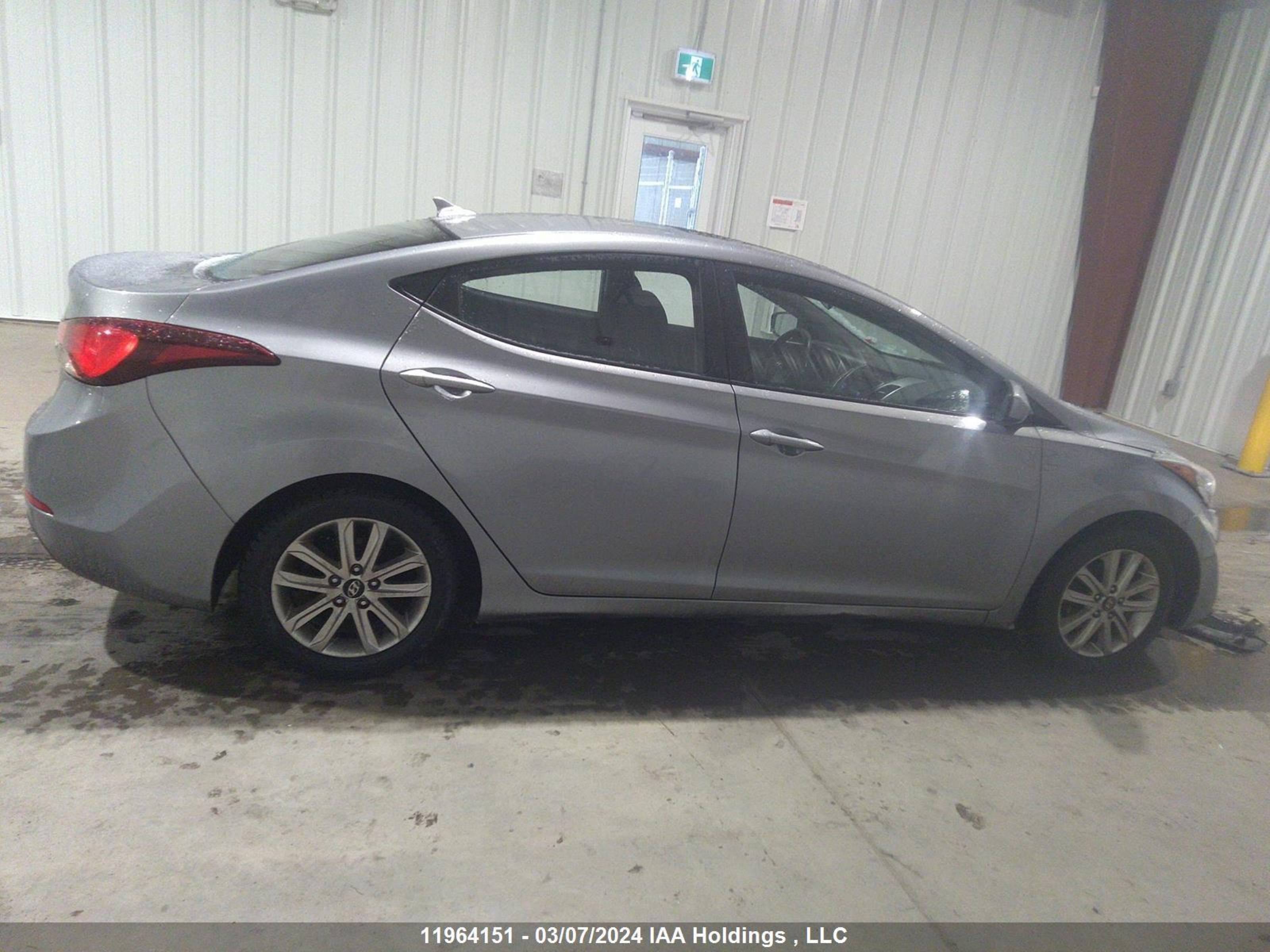 Photo 12 VIN: KMHDH4AE4GU474561 - HYUNDAI ELANTRA 