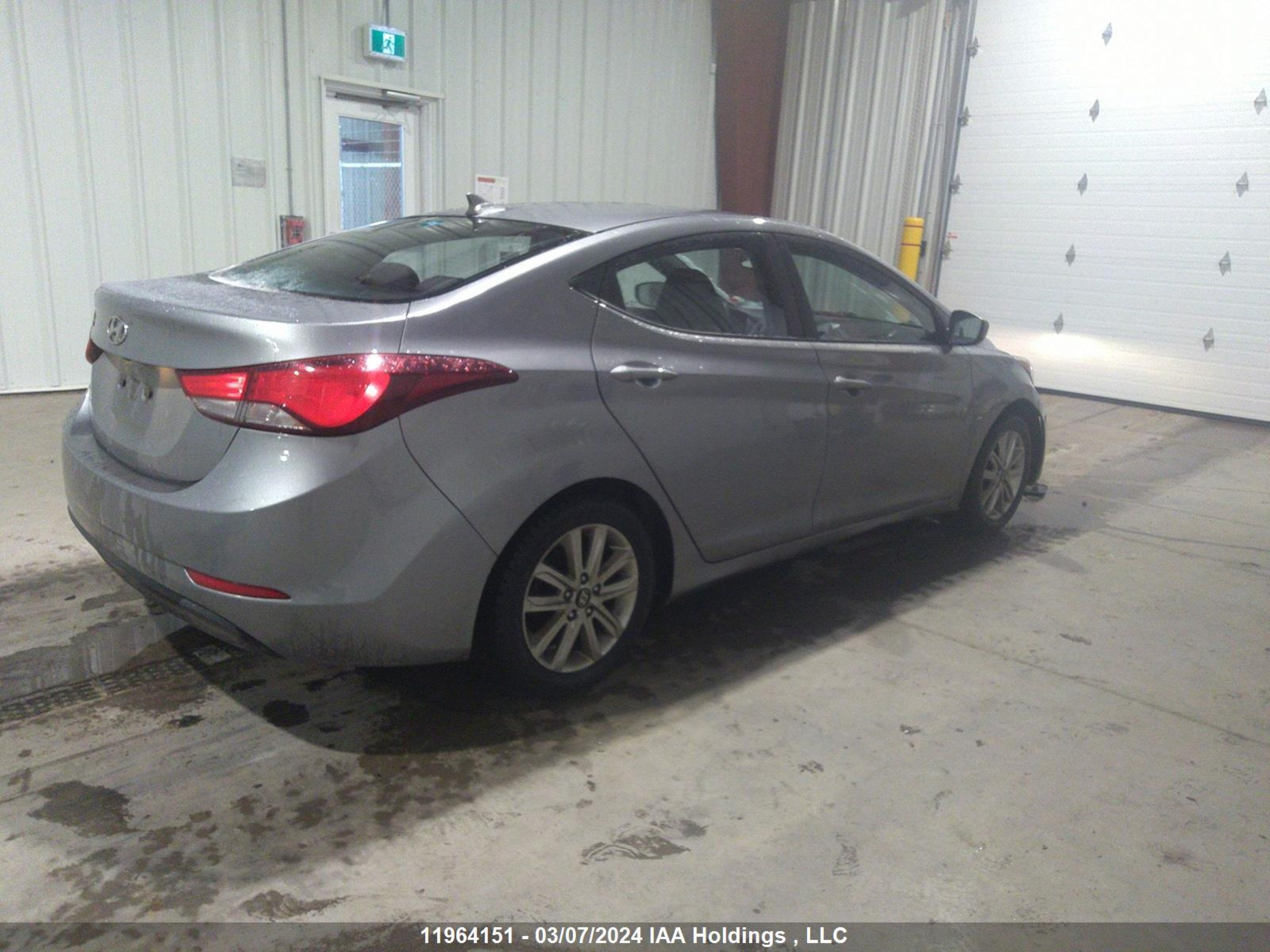 Photo 3 VIN: KMHDH4AE4GU474561 - HYUNDAI ELANTRA 