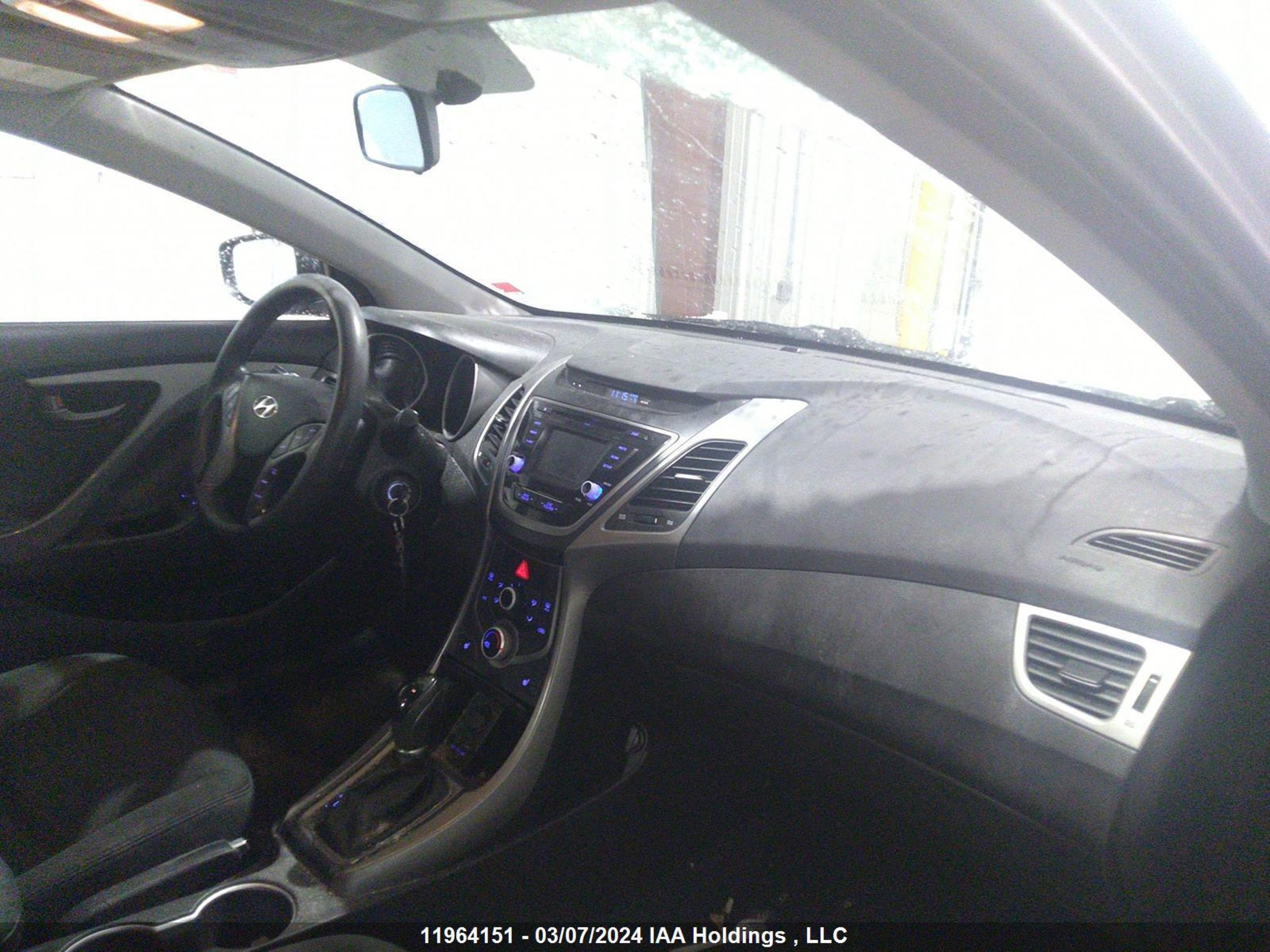 Photo 4 VIN: KMHDH4AE4GU474561 - HYUNDAI ELANTRA 