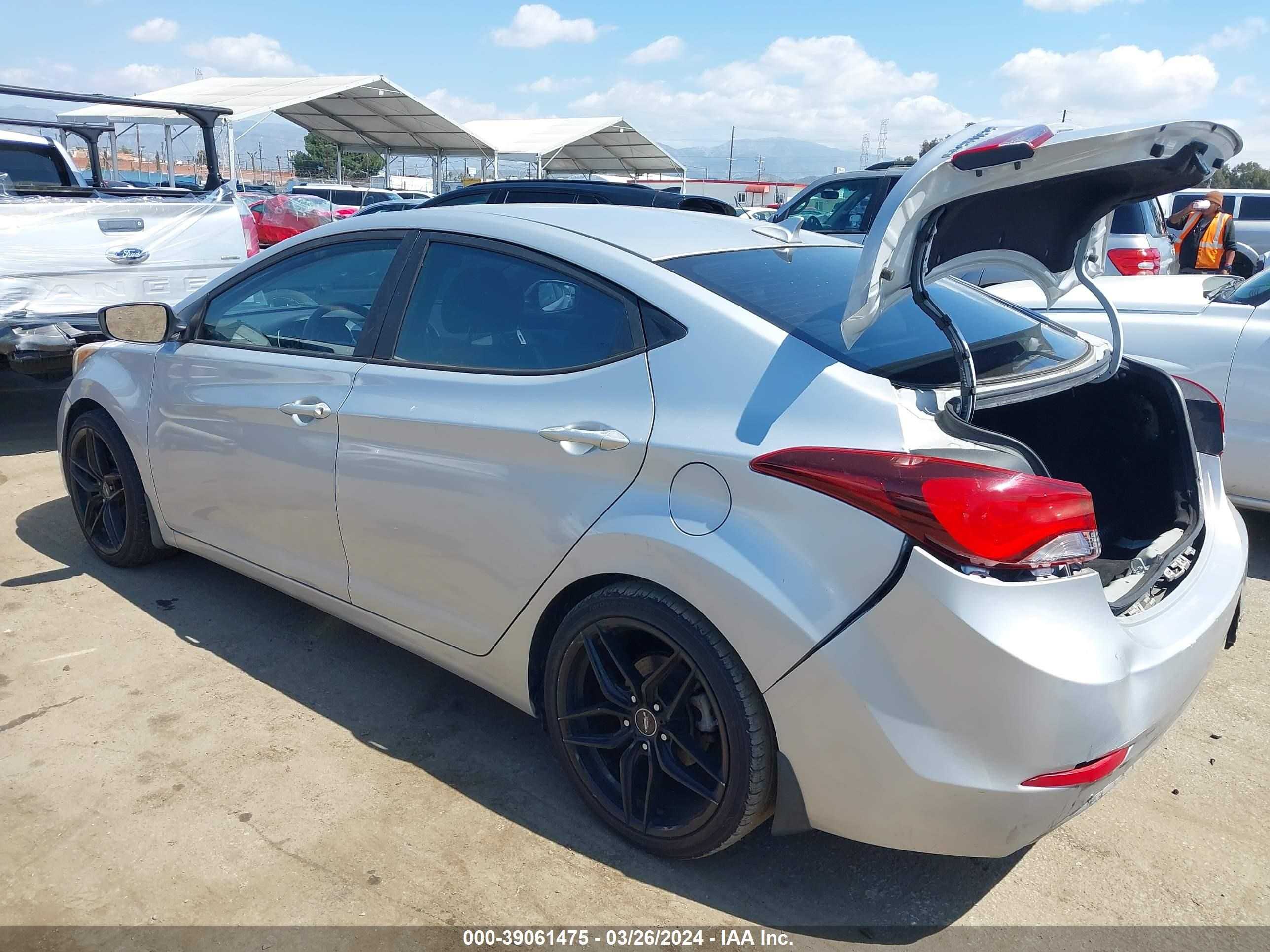 Photo 2 VIN: KMHDH4AE4GU479193 - HYUNDAI ELANTRA 