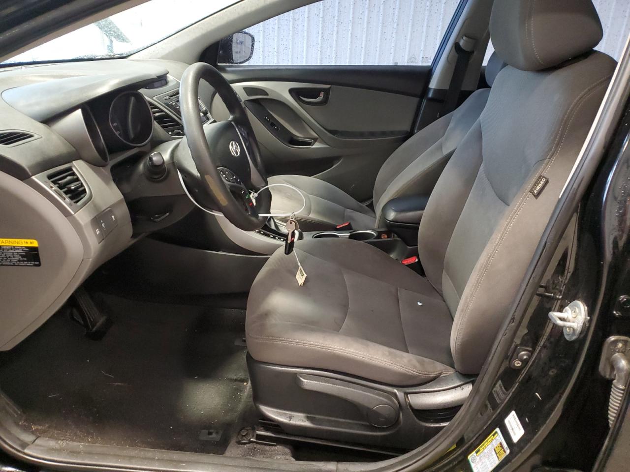 Photo 6 VIN: KMHDH4AE4GU561599 - HYUNDAI ELANTRA 