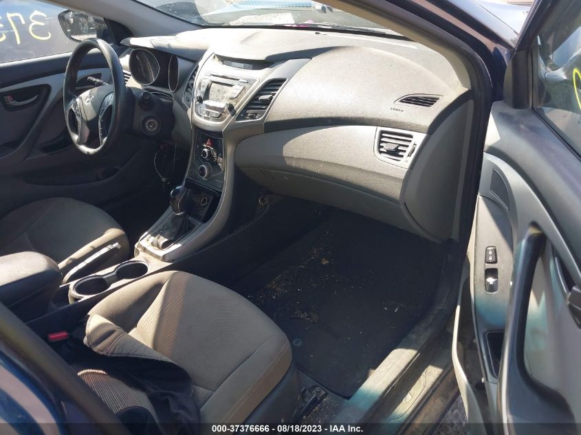 Photo 4 VIN: KMHDH4AE4GU598670 - HYUNDAI ELANTRA 