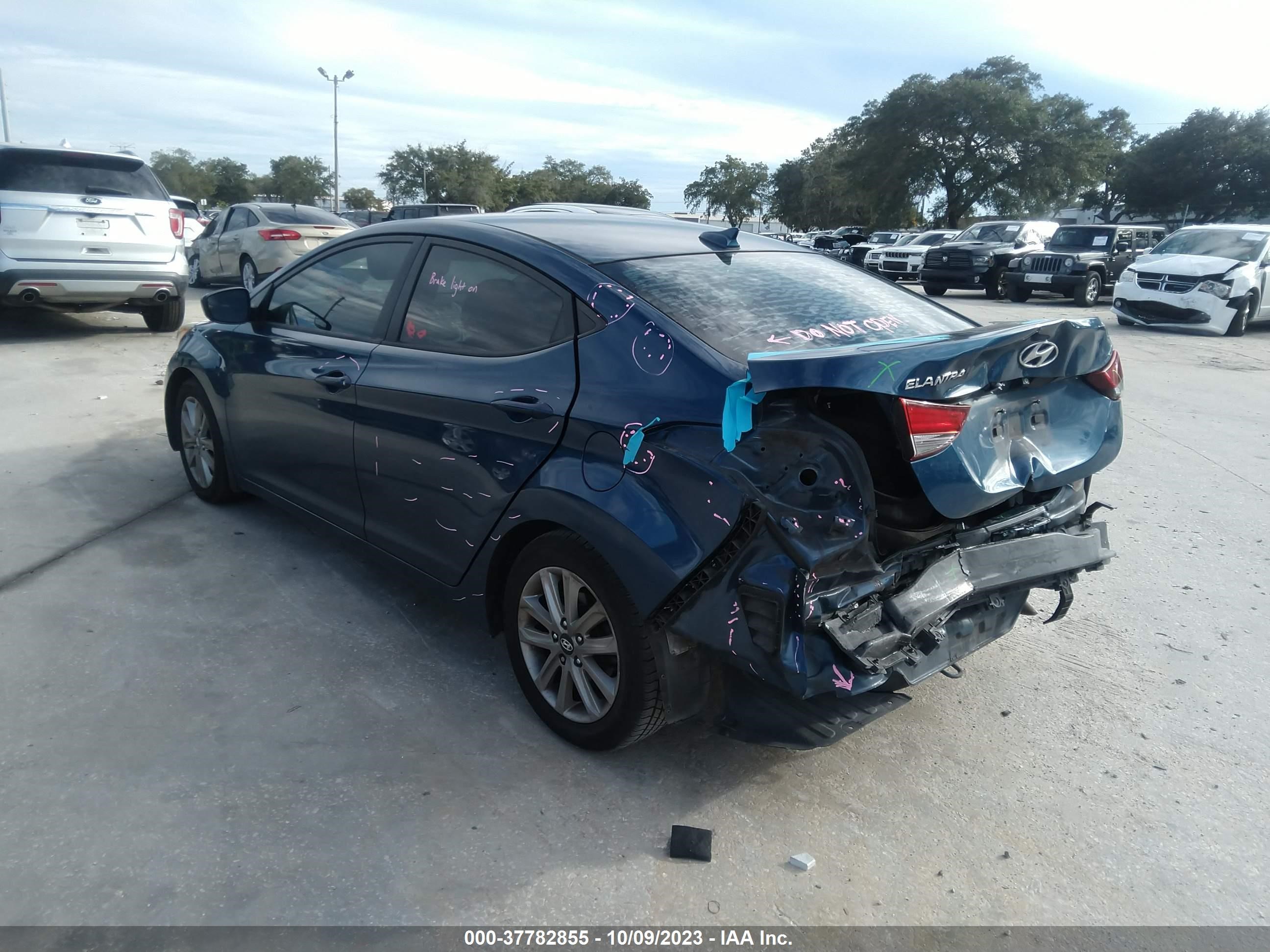 Photo 2 VIN: KMHDH4AE4GU599124 - HYUNDAI ELANTRA 