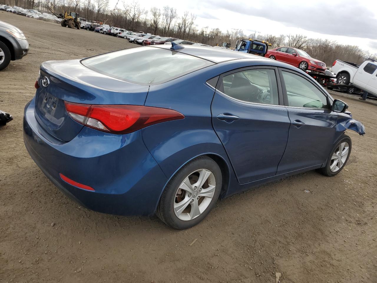 Photo 2 VIN: KMHDH4AE4GU600000 - HYUNDAI ELANTRA 