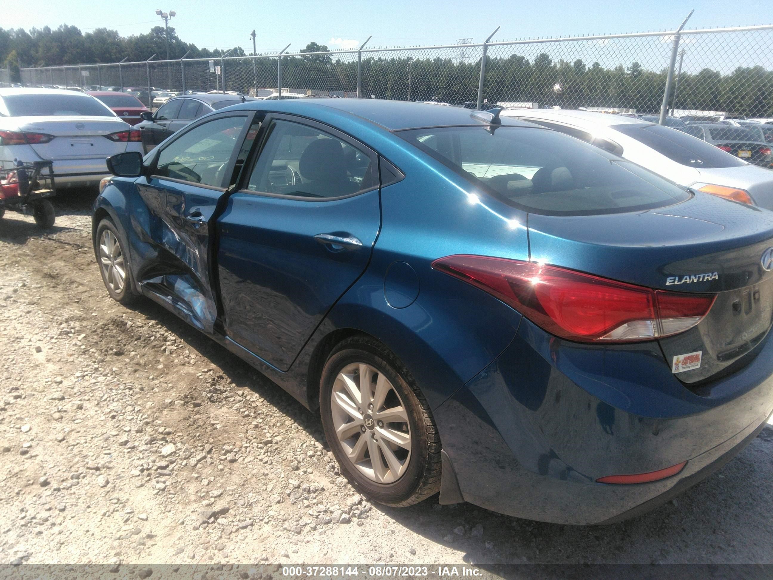 Photo 13 VIN: KMHDH4AE4GU618125 - HYUNDAI ELANTRA 