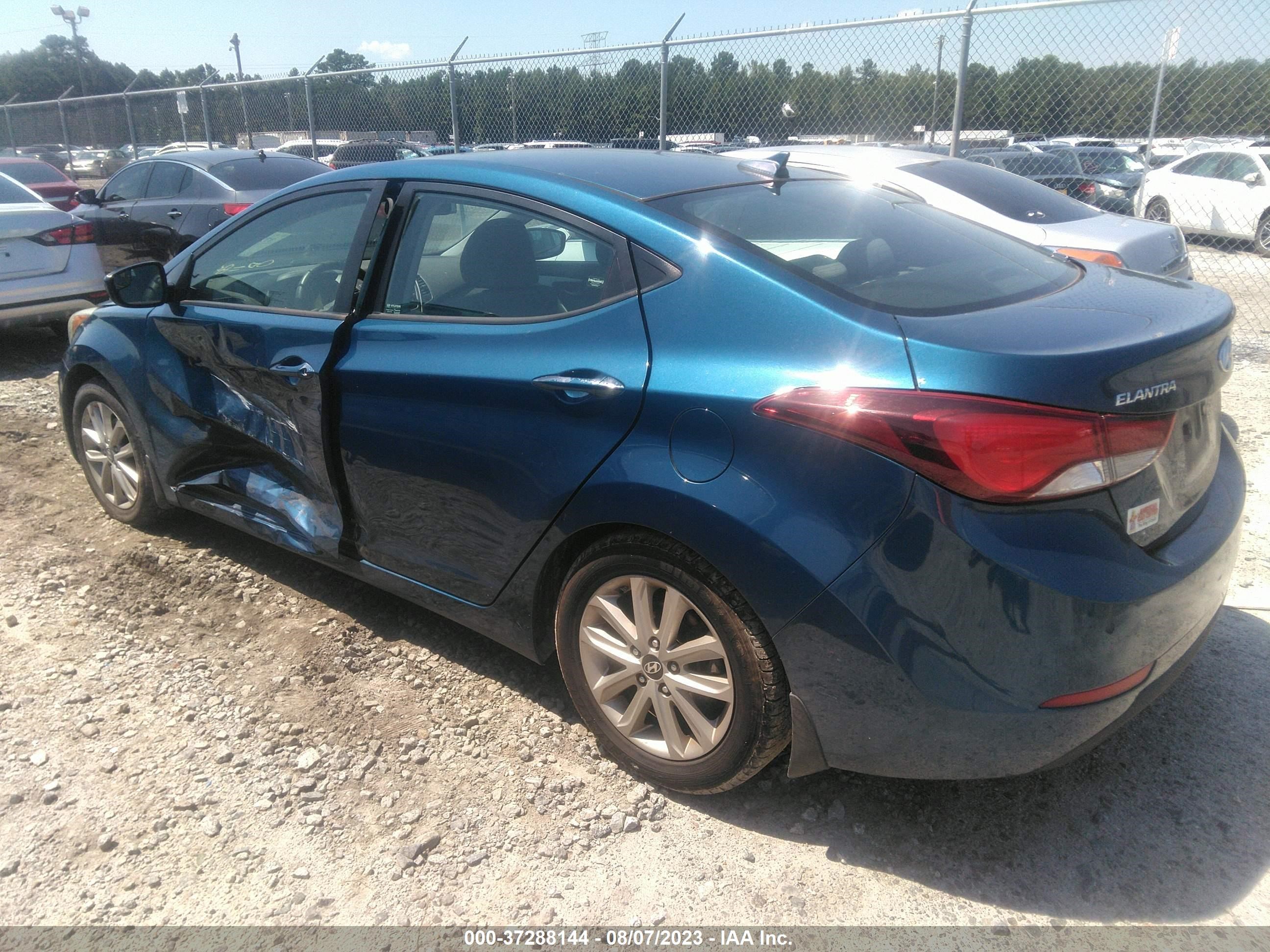 Photo 2 VIN: KMHDH4AE4GU618125 - HYUNDAI ELANTRA 