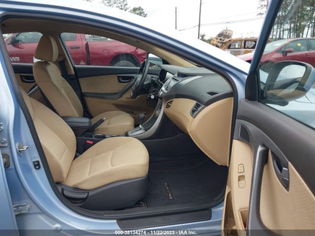 Photo 4 VIN: KMHDH4AE5BU090619 - HYUNDAI ELANTRA 