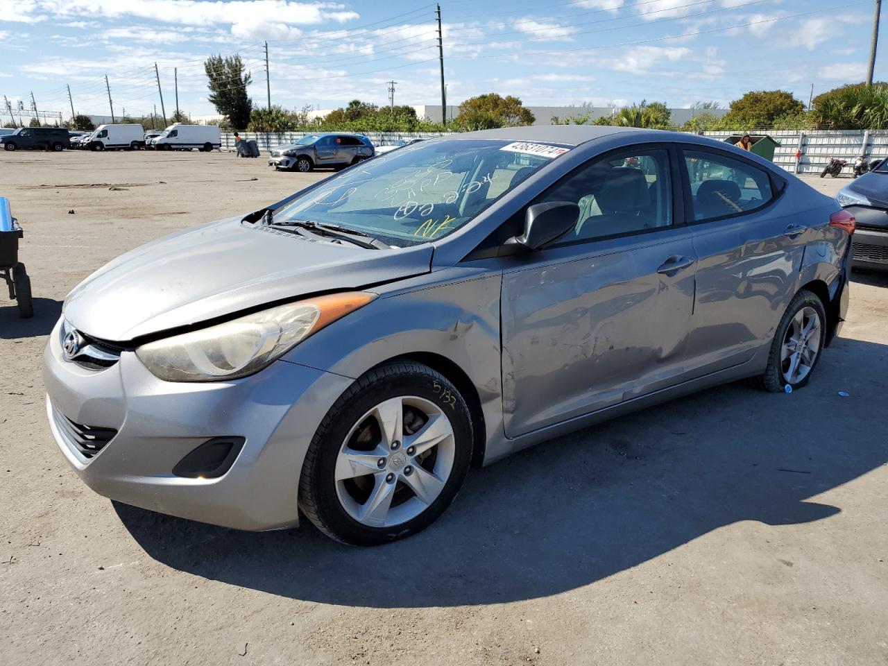 Photo 0 VIN: KMHDH4AE5BU093830 - HYUNDAI ELANTRA 