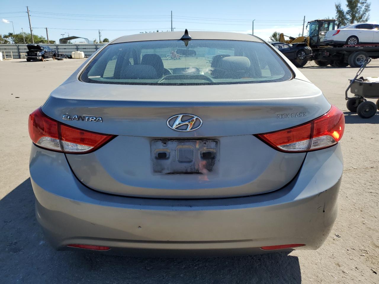 Photo 5 VIN: KMHDH4AE5BU093830 - HYUNDAI ELANTRA 