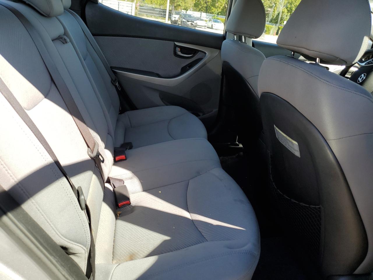 Photo 9 VIN: KMHDH4AE5BU093830 - HYUNDAI ELANTRA 