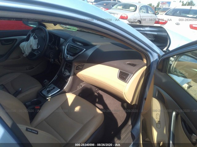 Photo 4 VIN: KMHDH4AE5BU151354 - HYUNDAI ELANTRA 