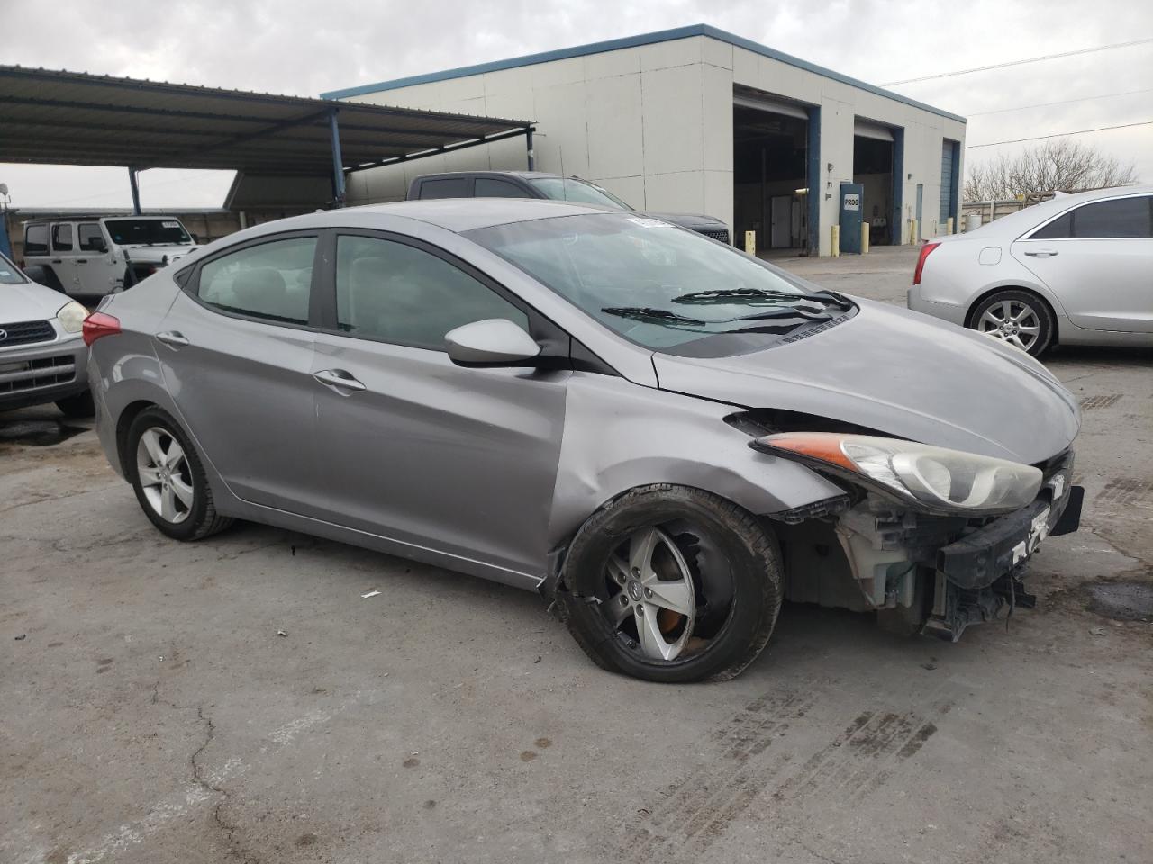 Photo 3 VIN: KMHDH4AE5BU172124 - HYUNDAI ELANTRA 