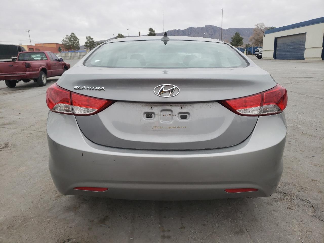 Photo 5 VIN: KMHDH4AE5BU172124 - HYUNDAI ELANTRA 