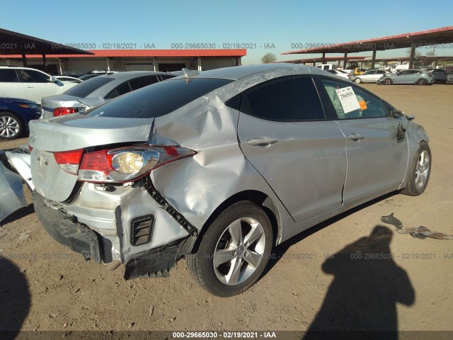 Photo 3 VIN: KMHDH4AE5CU246501 - HYUNDAI ELANTRA 