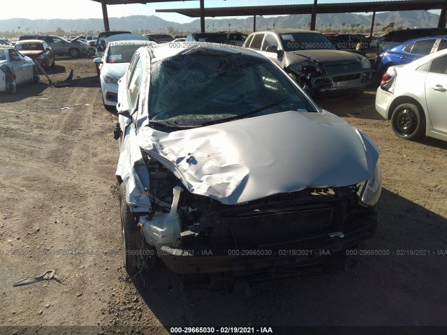 Photo 5 VIN: KMHDH4AE5CU246501 - HYUNDAI ELANTRA 