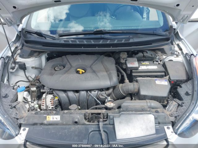 Photo 9 VIN: KMHDH4AE5CU309886 - HYUNDAI ELANTRA 