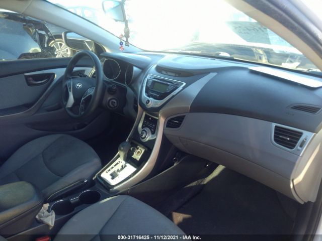 Photo 4 VIN: KMHDH4AE5CU400382 - HYUNDAI ELANTRA 