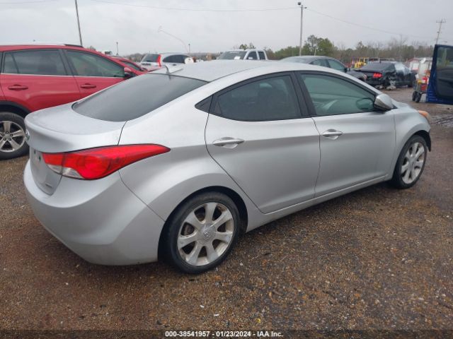 Photo 3 VIN: KMHDH4AE5DU724837 - HYUNDAI ELANTRA 