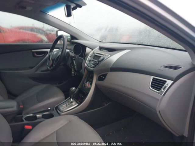 Photo 4 VIN: KMHDH4AE5DU724837 - HYUNDAI ELANTRA 