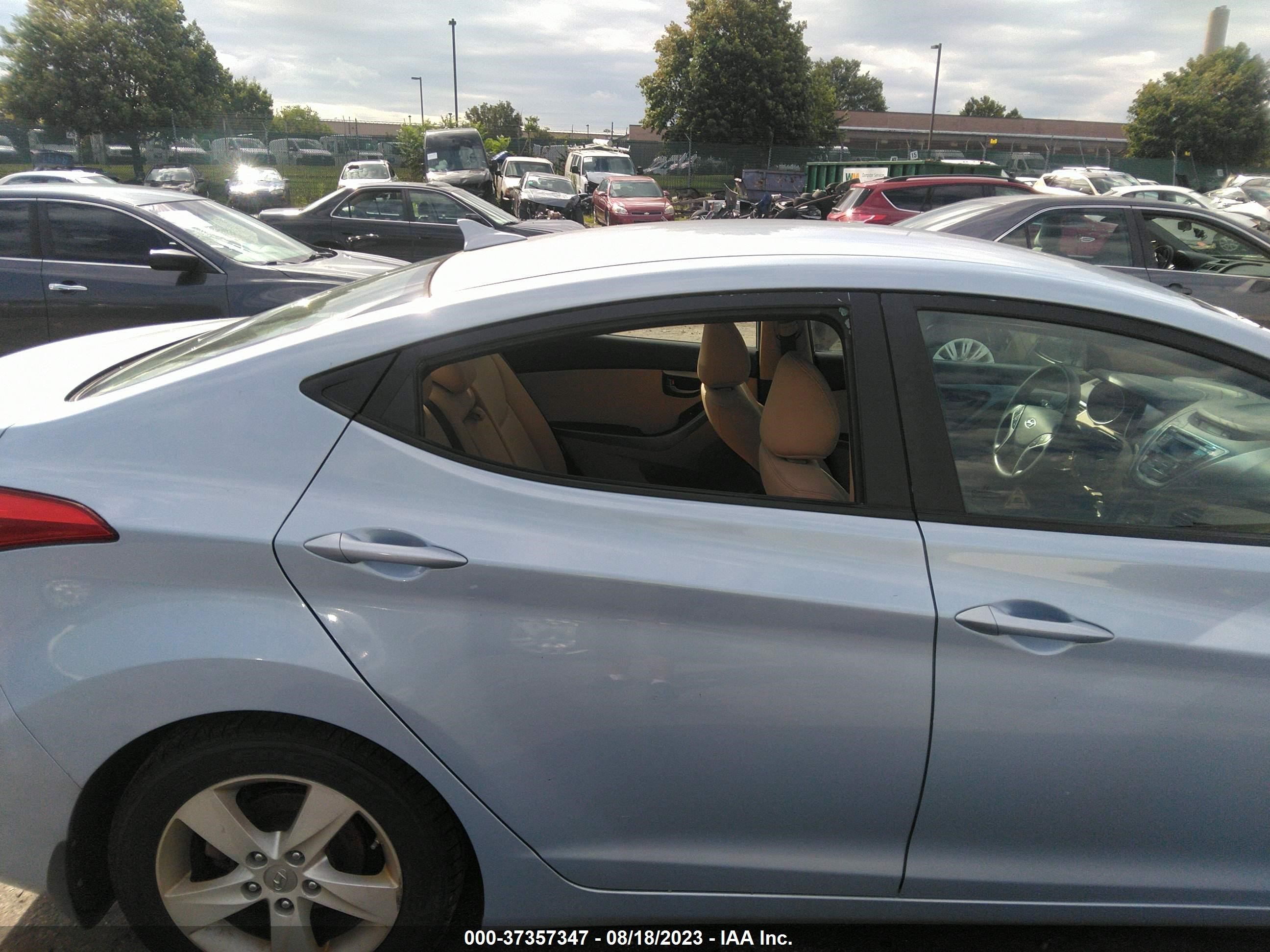 Photo 5 VIN: KMHDH4AE5DU761015 - HYUNDAI ELANTRA GL 