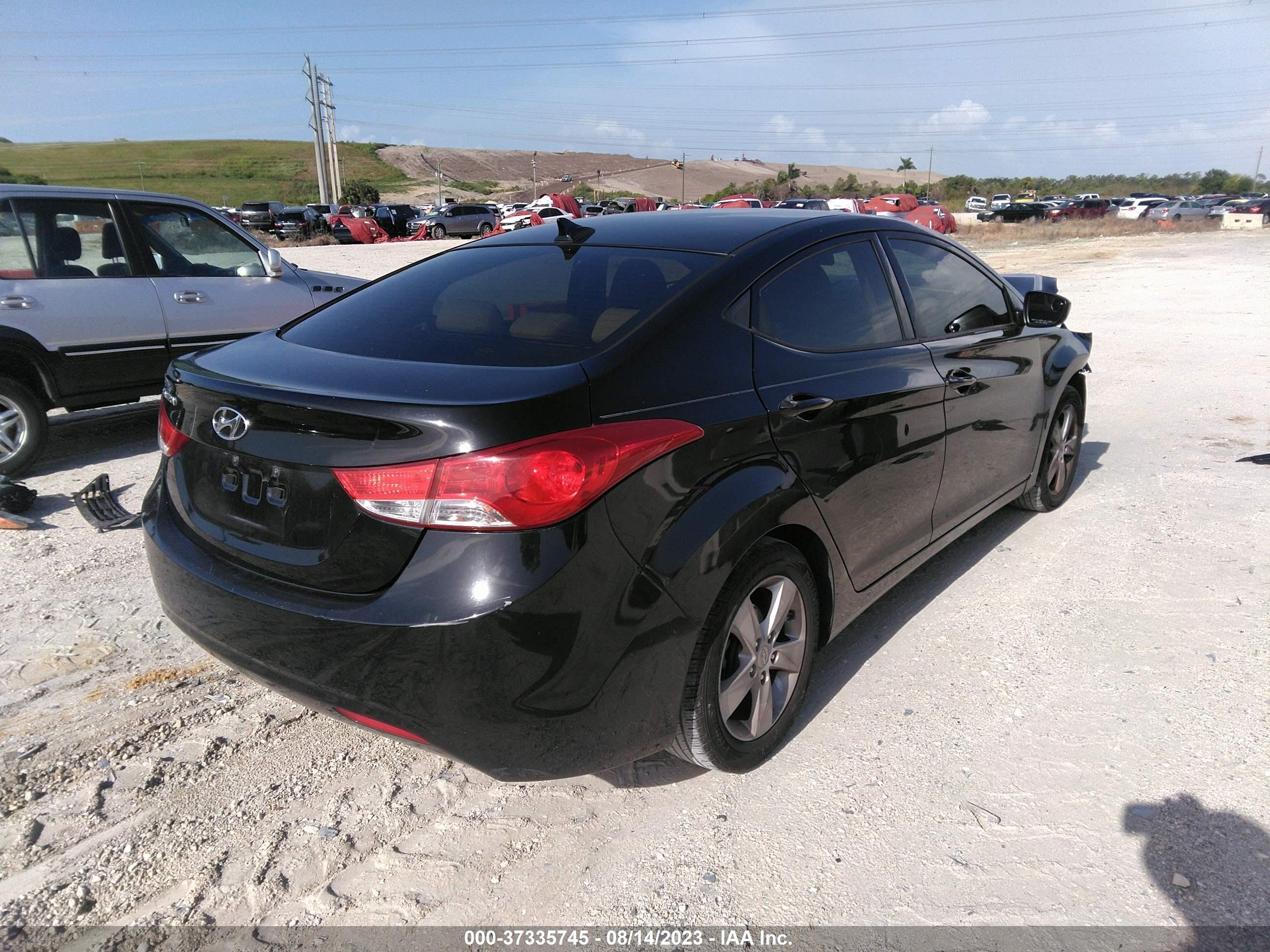 Photo 3 VIN: KMHDH4AE5DU870431 - HYUNDAI ELANTRA 