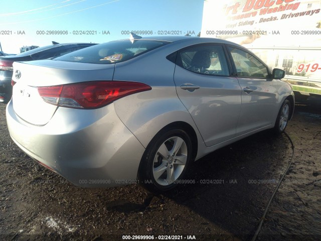 Photo 3 VIN: KMHDH4AE5DU891117 - HYUNDAI ELANTRA 