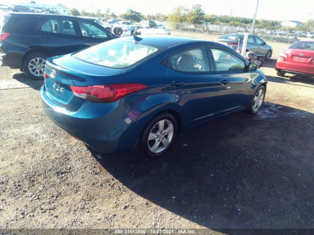 Photo 3 VIN: KMHDH4AE5DU955656 - HYUNDAI ELANTRA 