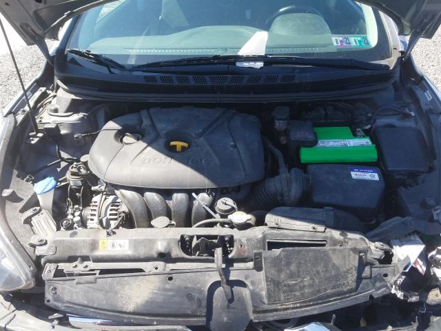 Photo 6 VIN: KMHDH4AE5FU225006 - HYUNDAI ELANTRA SE 