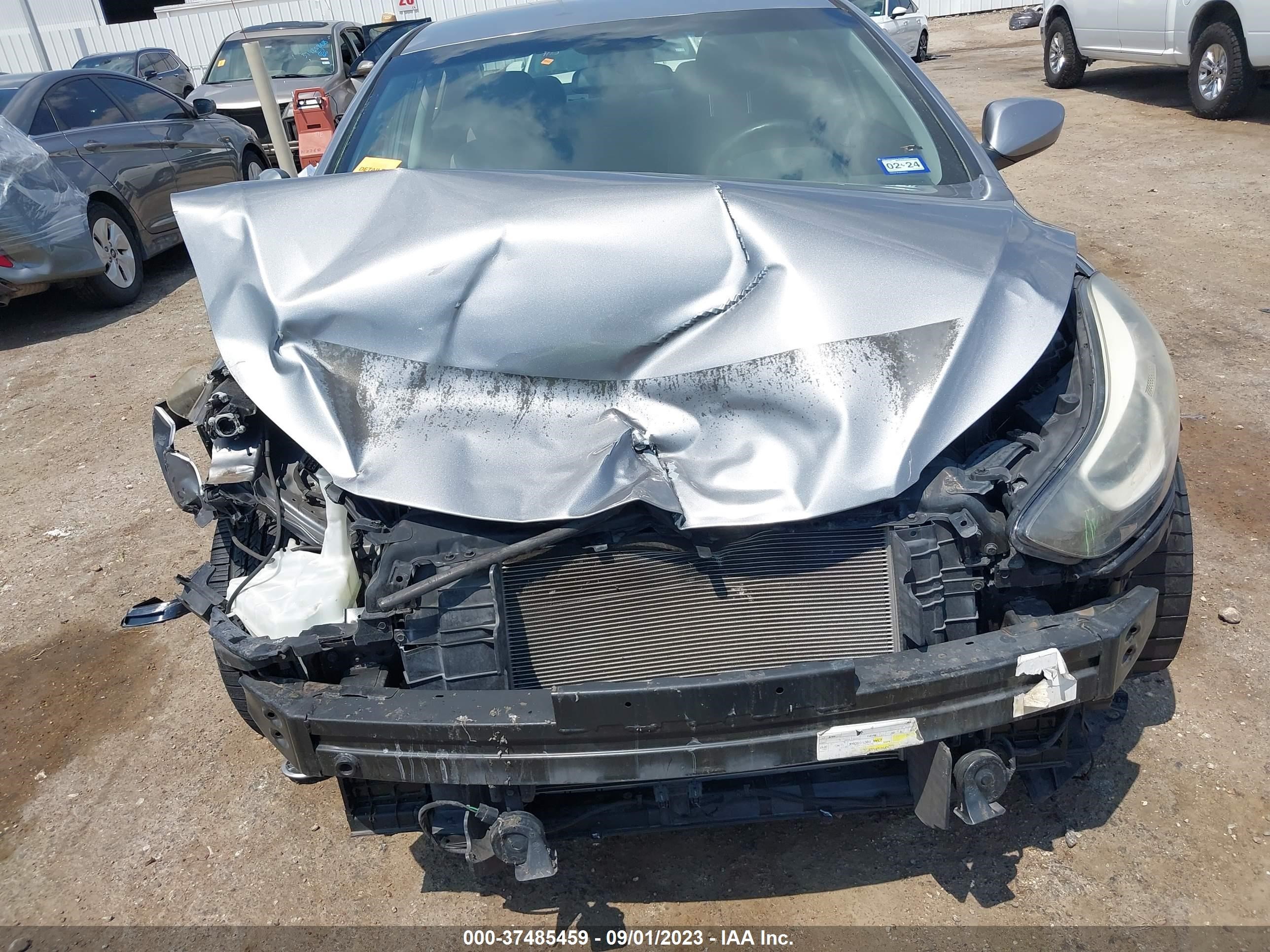 Photo 5 VIN: KMHDH4AE5FU255588 - HYUNDAI ELANTRA 