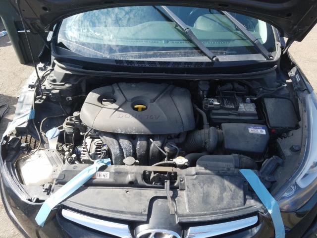 Photo 6 VIN: KMHDH4AE5FU258880 - HYUNDAI ELANTRA SE 