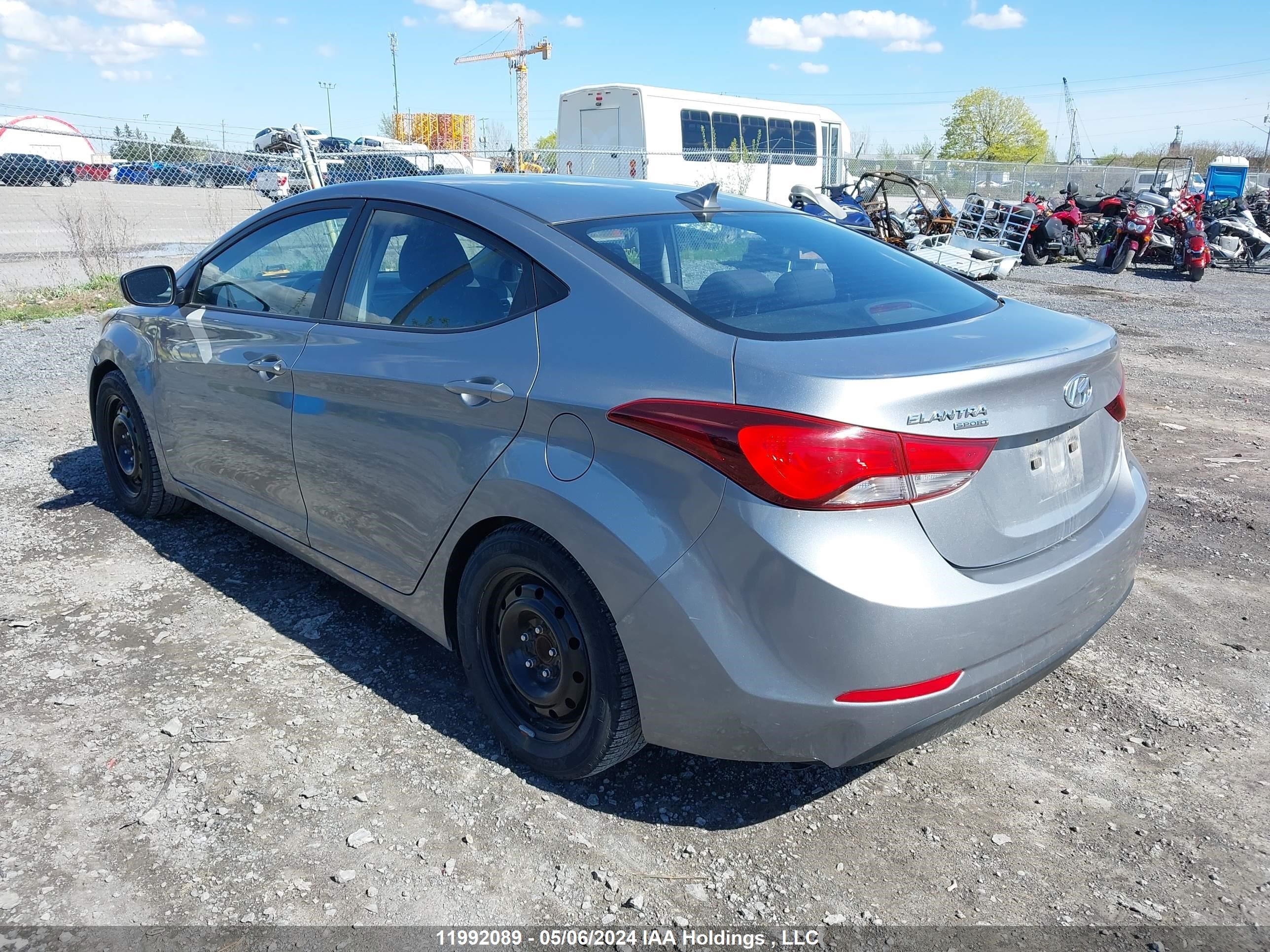 Photo 2 VIN: KMHDH4AE5FU266512 - HYUNDAI ELANTRA 