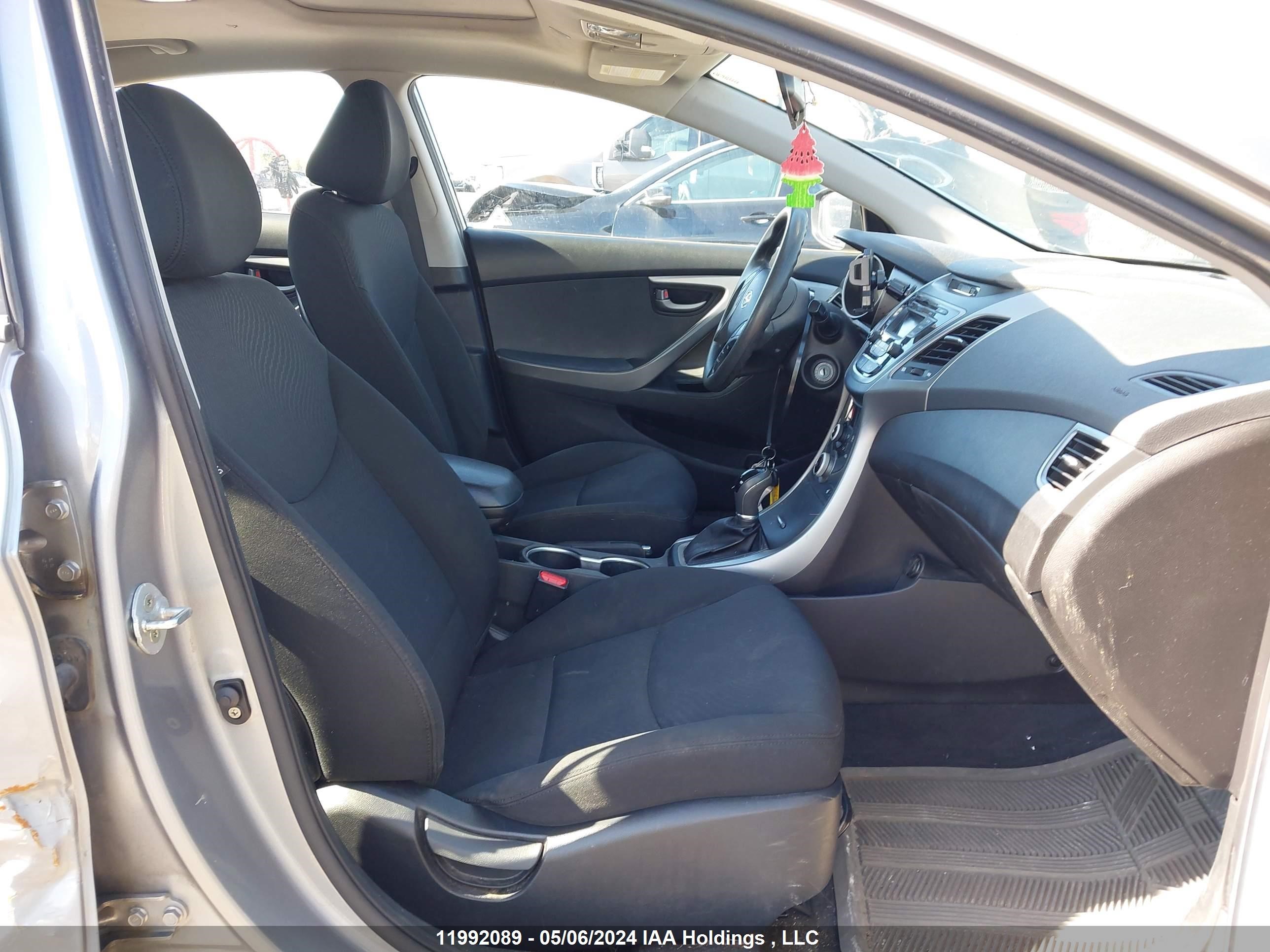 Photo 4 VIN: KMHDH4AE5FU266512 - HYUNDAI ELANTRA 