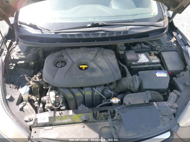 Photo 9 VIN: KMHDH4AE5FU283262 - HYUNDAI ELANTRA 