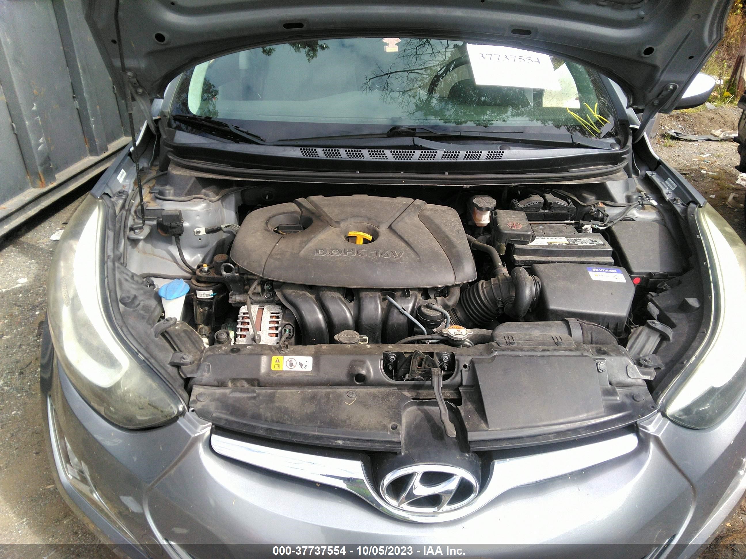 Photo 9 VIN: KMHDH4AE5FU304188 - HYUNDAI ELANTRA 