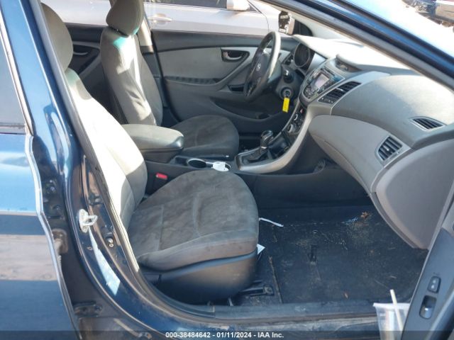 Photo 4 VIN: KMHDH4AE5FU322402 - HYUNDAI ELANTRA 