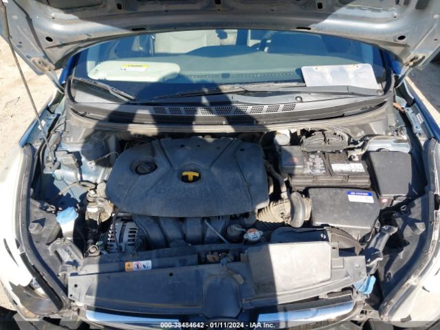 Photo 9 VIN: KMHDH4AE5FU322402 - HYUNDAI ELANTRA 