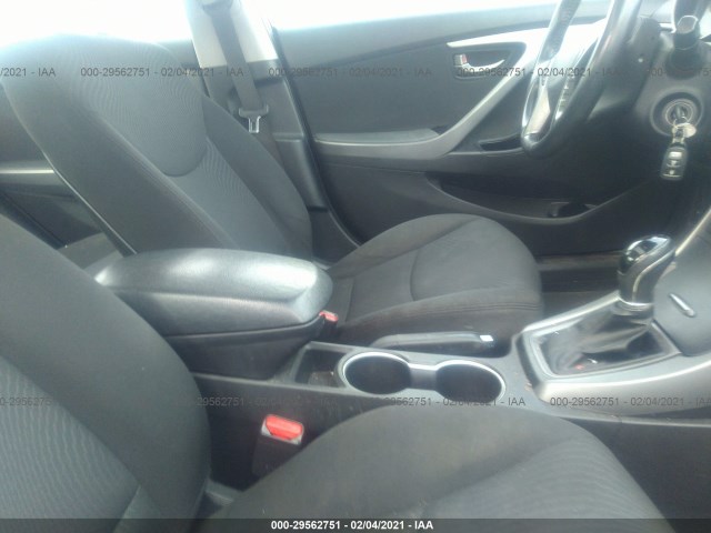 Photo 4 VIN: KMHDH4AE5FU373074 - HYUNDAI ELANTRA 