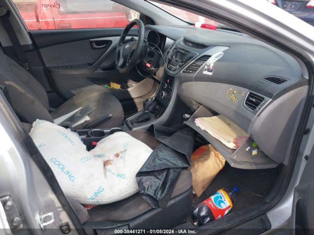 Photo 4 VIN: KMHDH4AE5FU381174 - HYUNDAI ELANTRA 