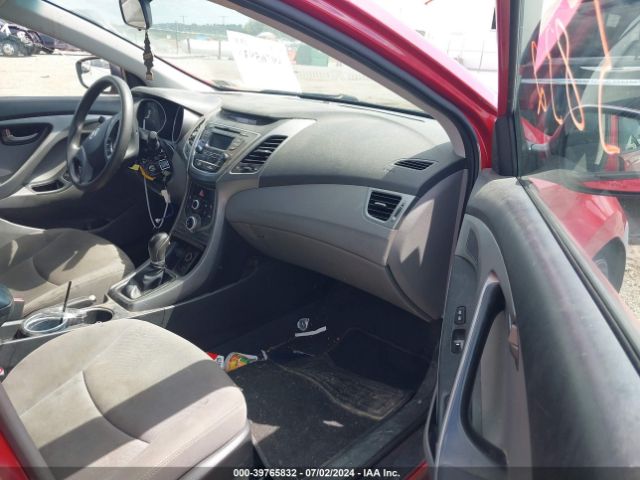 Photo 4 VIN: KMHDH4AE5FU383491 - HYUNDAI ELANTRA 