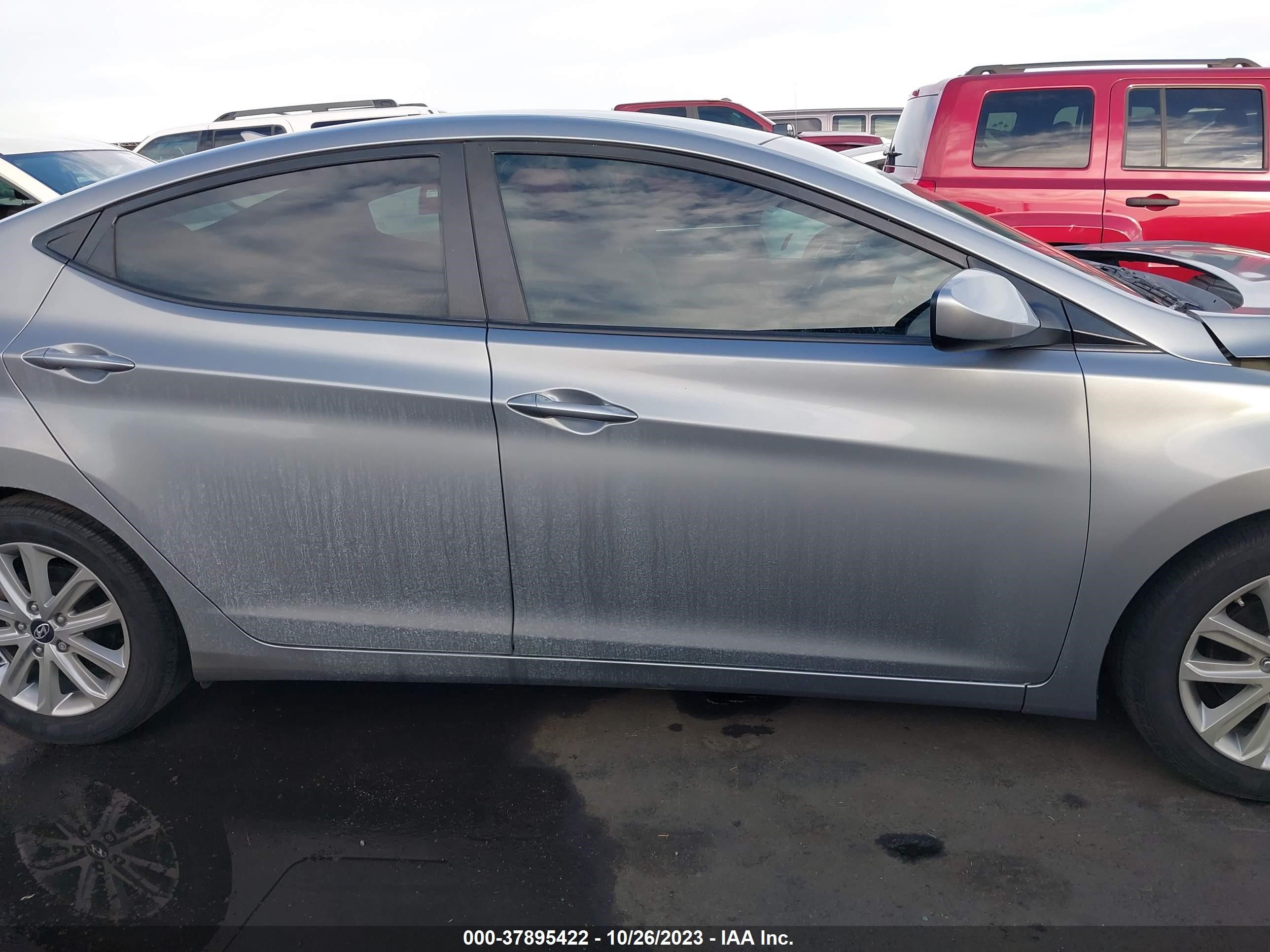 Photo 13 VIN: KMHDH4AE5GU542656 - HYUNDAI ELANTRA 