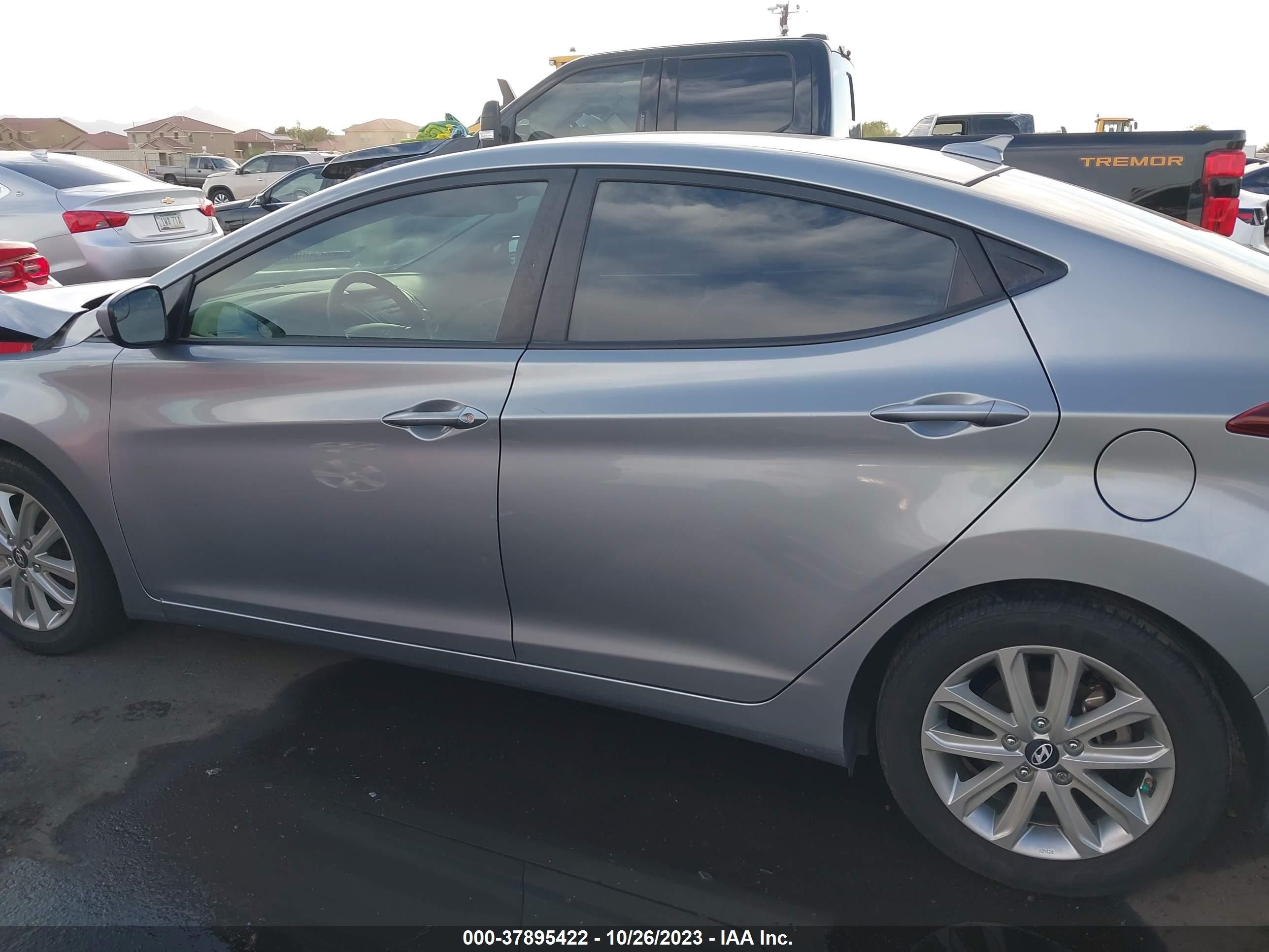 Photo 14 VIN: KMHDH4AE5GU542656 - HYUNDAI ELANTRA 