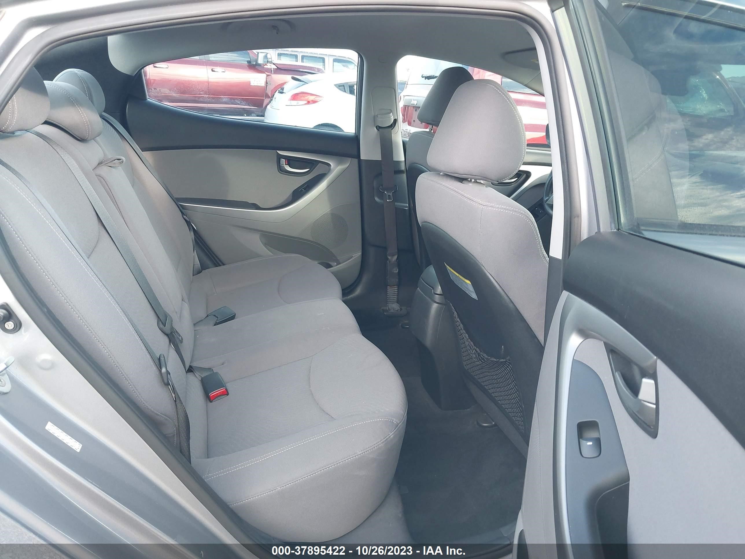 Photo 7 VIN: KMHDH4AE5GU542656 - HYUNDAI ELANTRA 