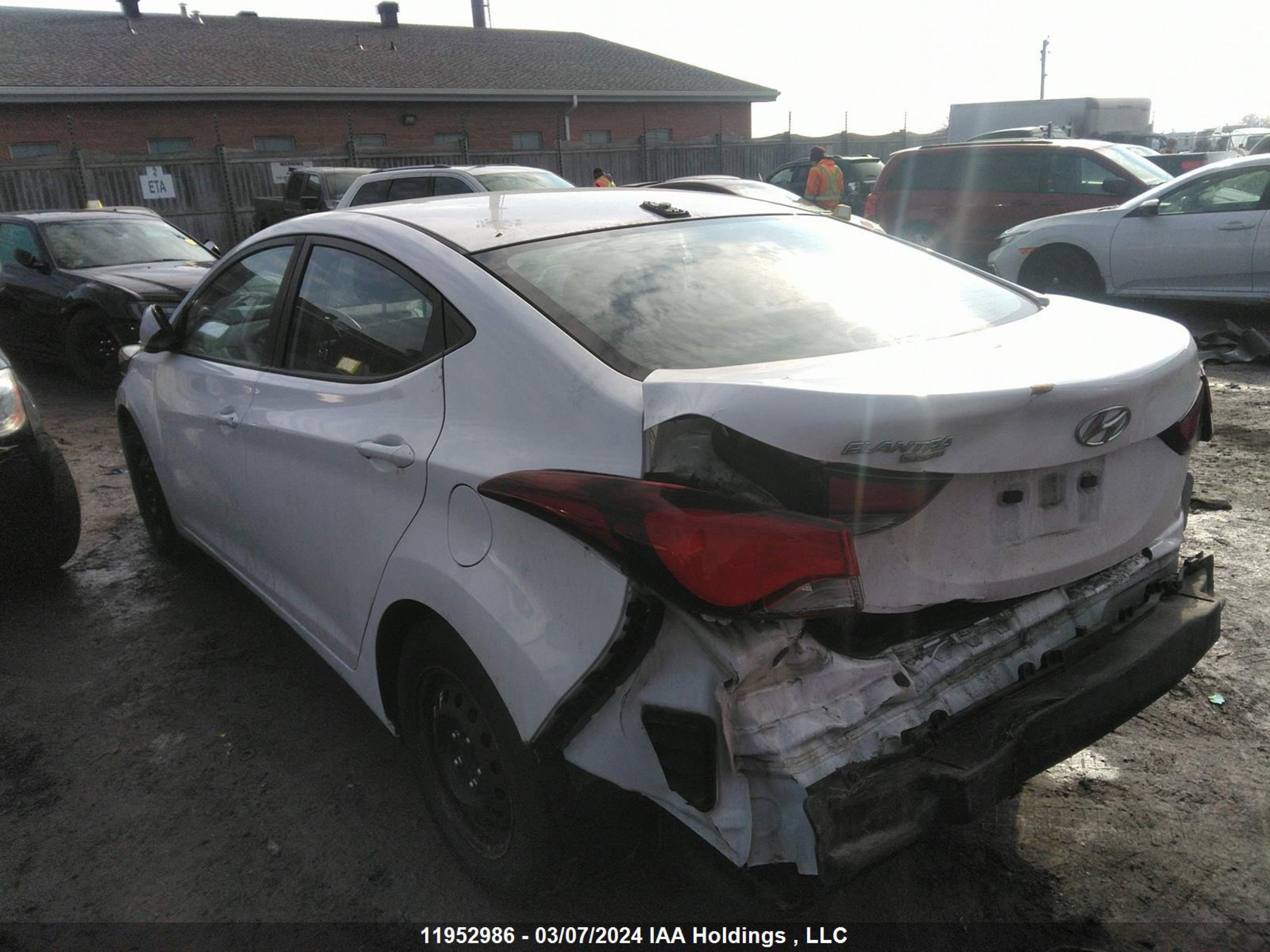 Photo 2 VIN: KMHDH4AE5GU591615 - HYUNDAI ELANTRA 