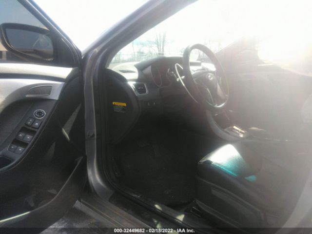 Photo 4 VIN: KMHDH4AE6BU122980 - HYUNDAI ELANTRA 