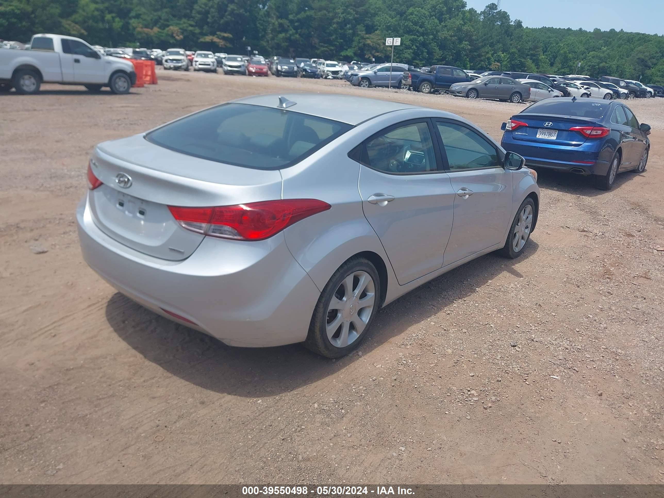 Photo 3 VIN: KMHDH4AE6BU165151 - HYUNDAI ELANTRA 