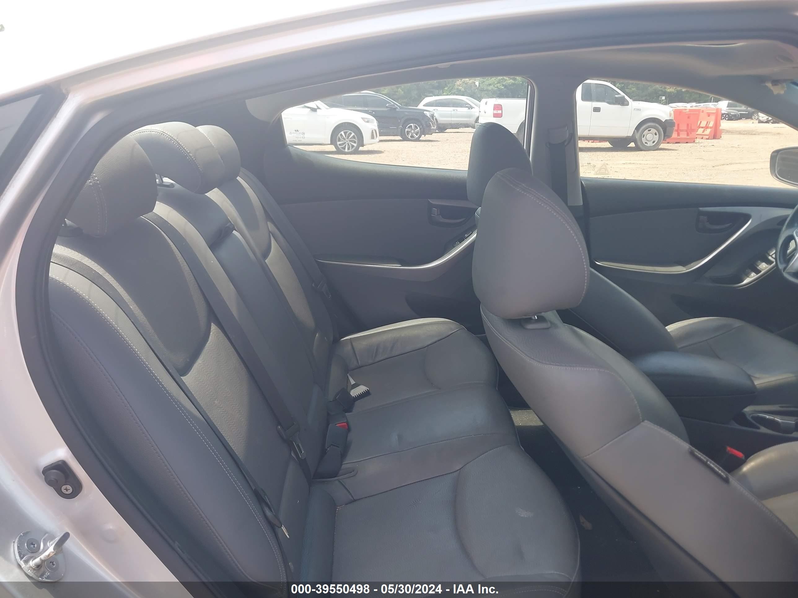 Photo 7 VIN: KMHDH4AE6BU165151 - HYUNDAI ELANTRA 